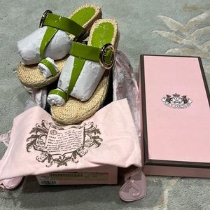JUICY COUTURE GOLD RING BUCKLE ESPADRILLES Pear Green Vintage EUC